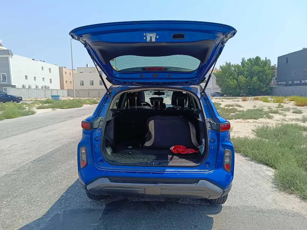 Car image 23