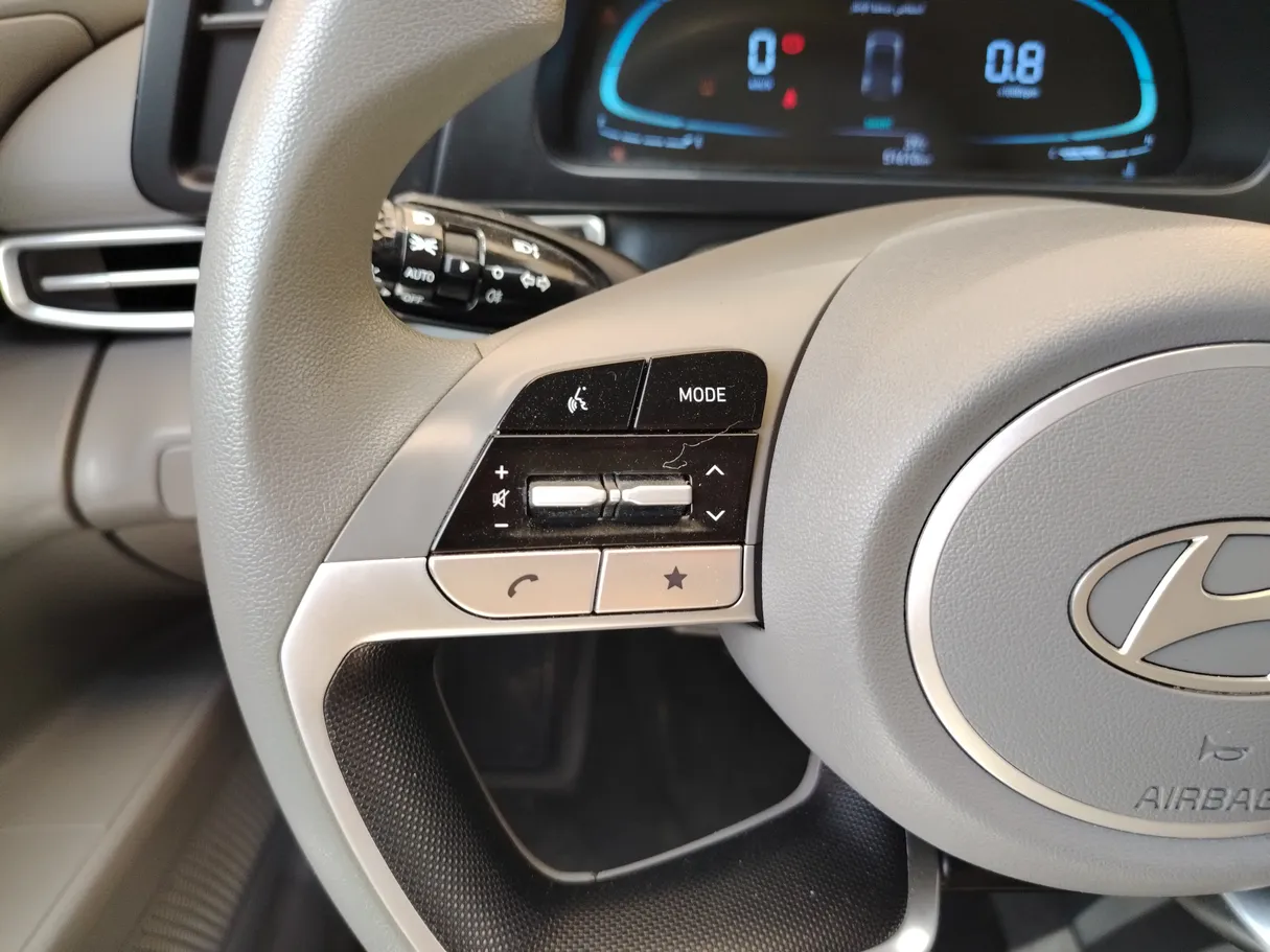 Car image 24