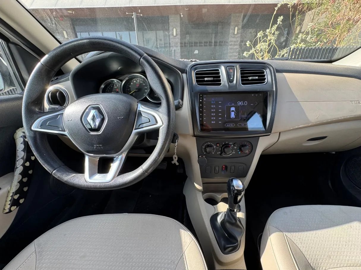 Car image 17