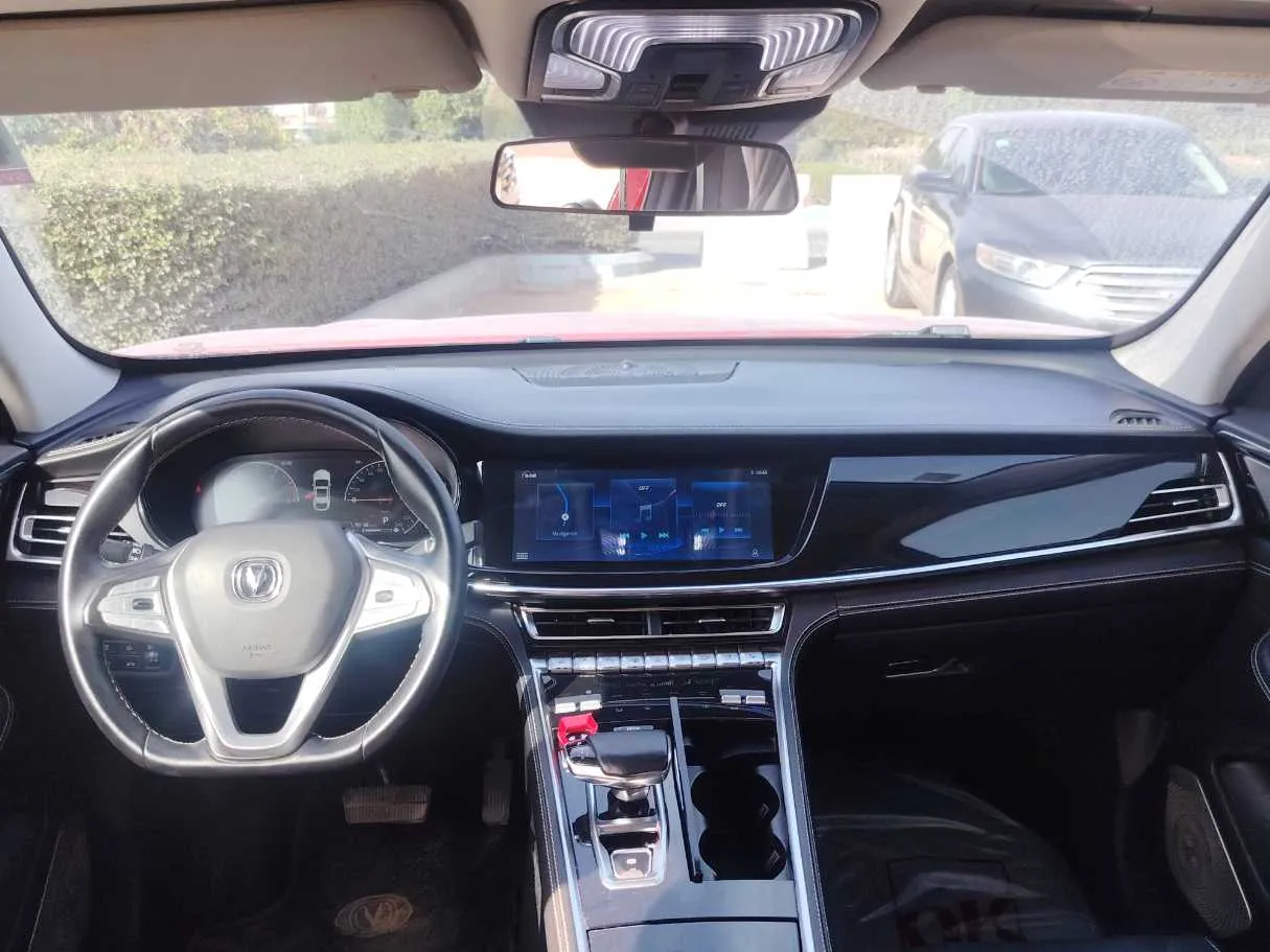 Car image 19