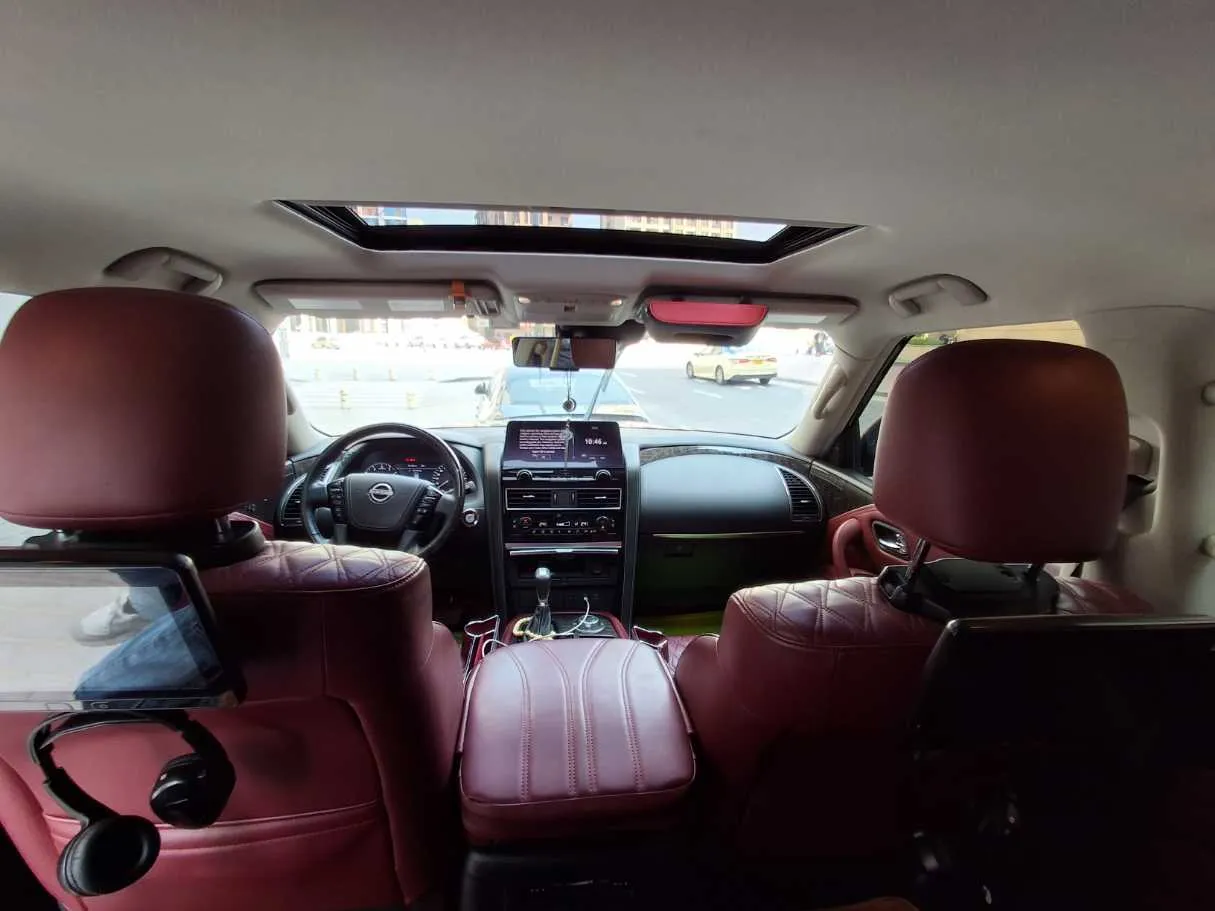 Car image 16
