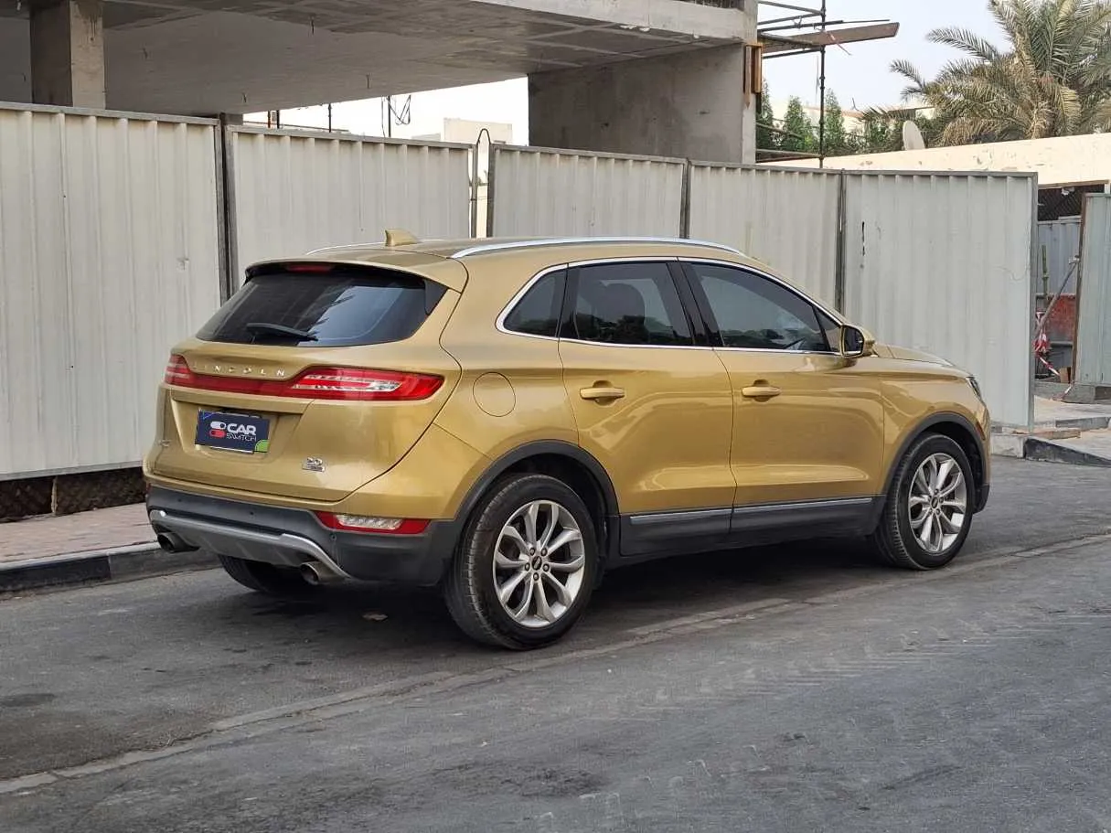 Car image 5