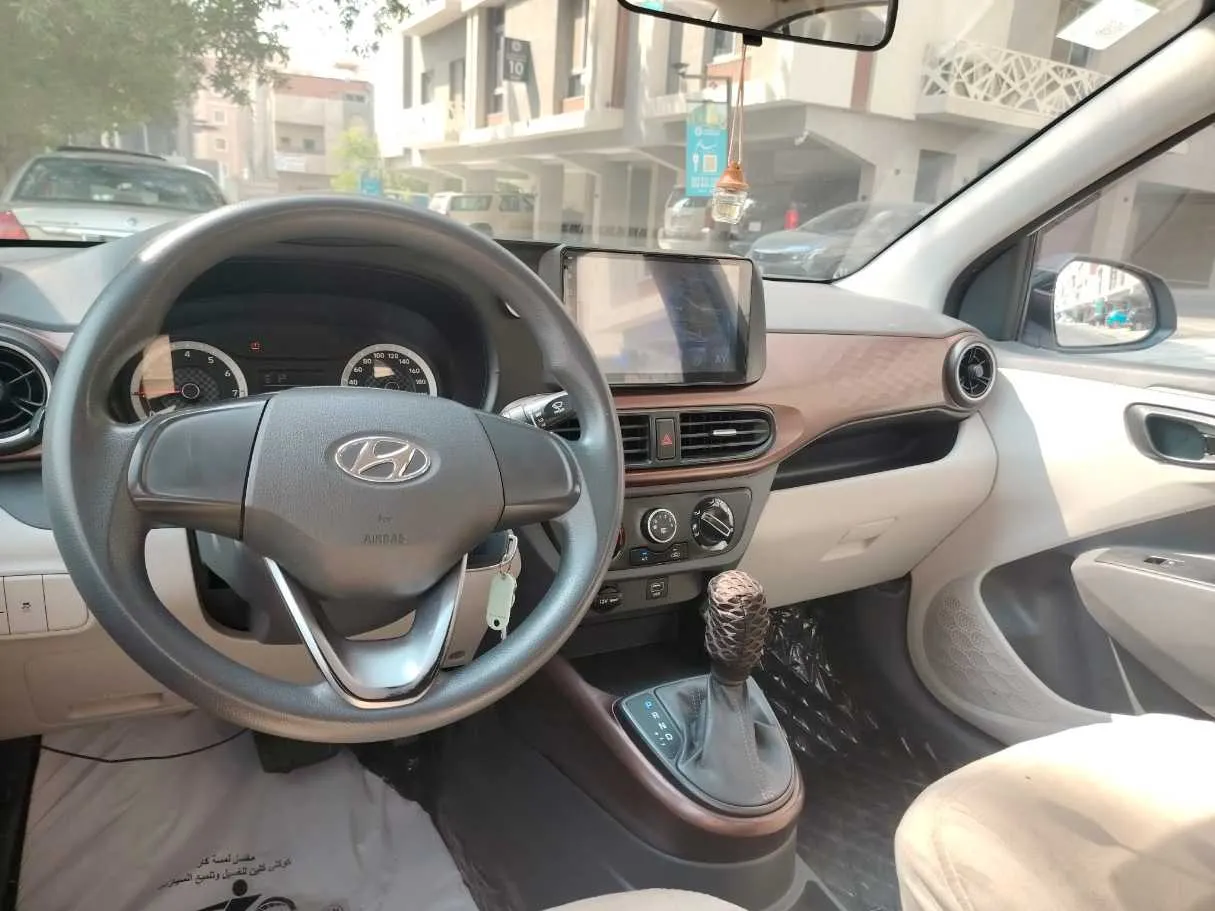 Car image 21