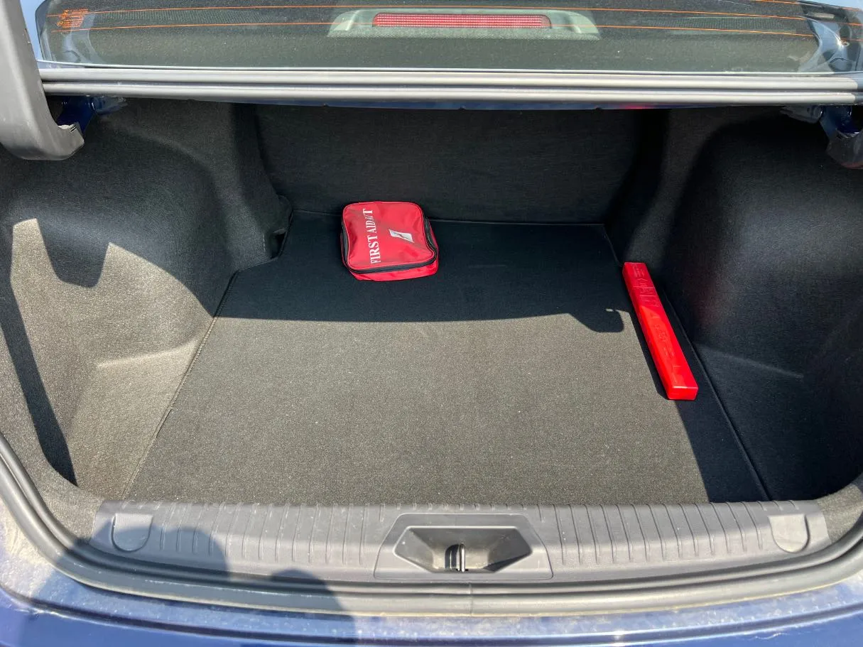 Car image 23