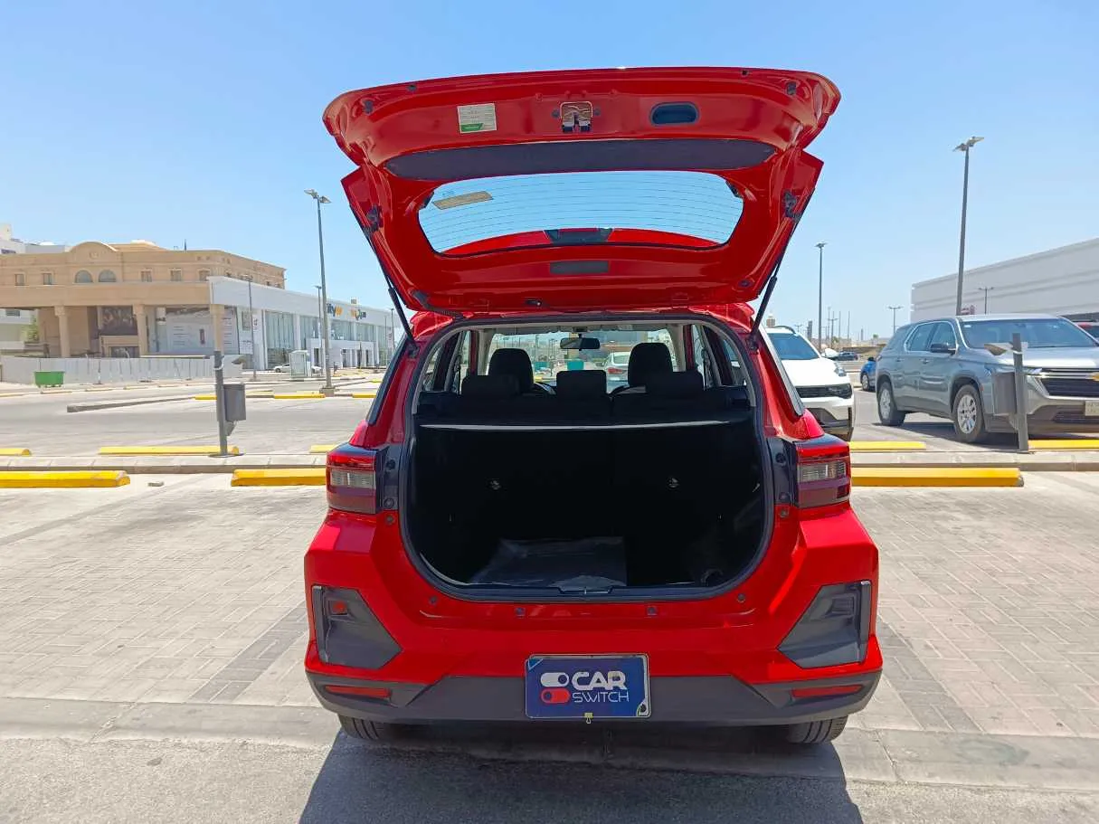 Car image 25
