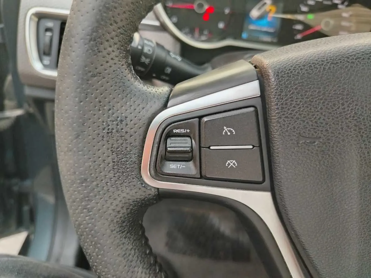 Car image 33