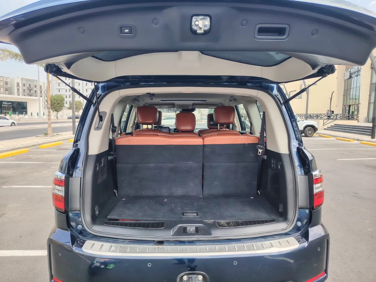 Car image 25