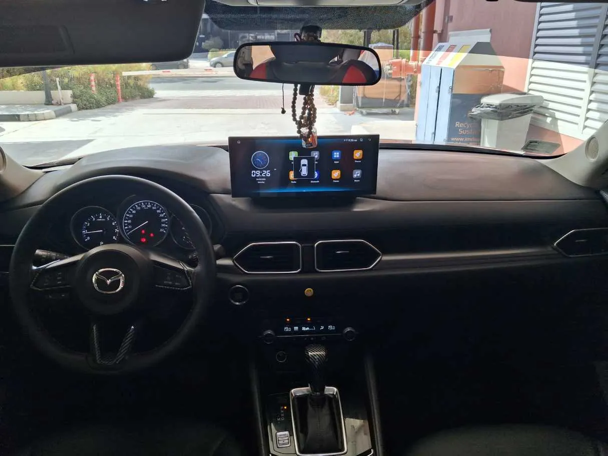 Car image 16