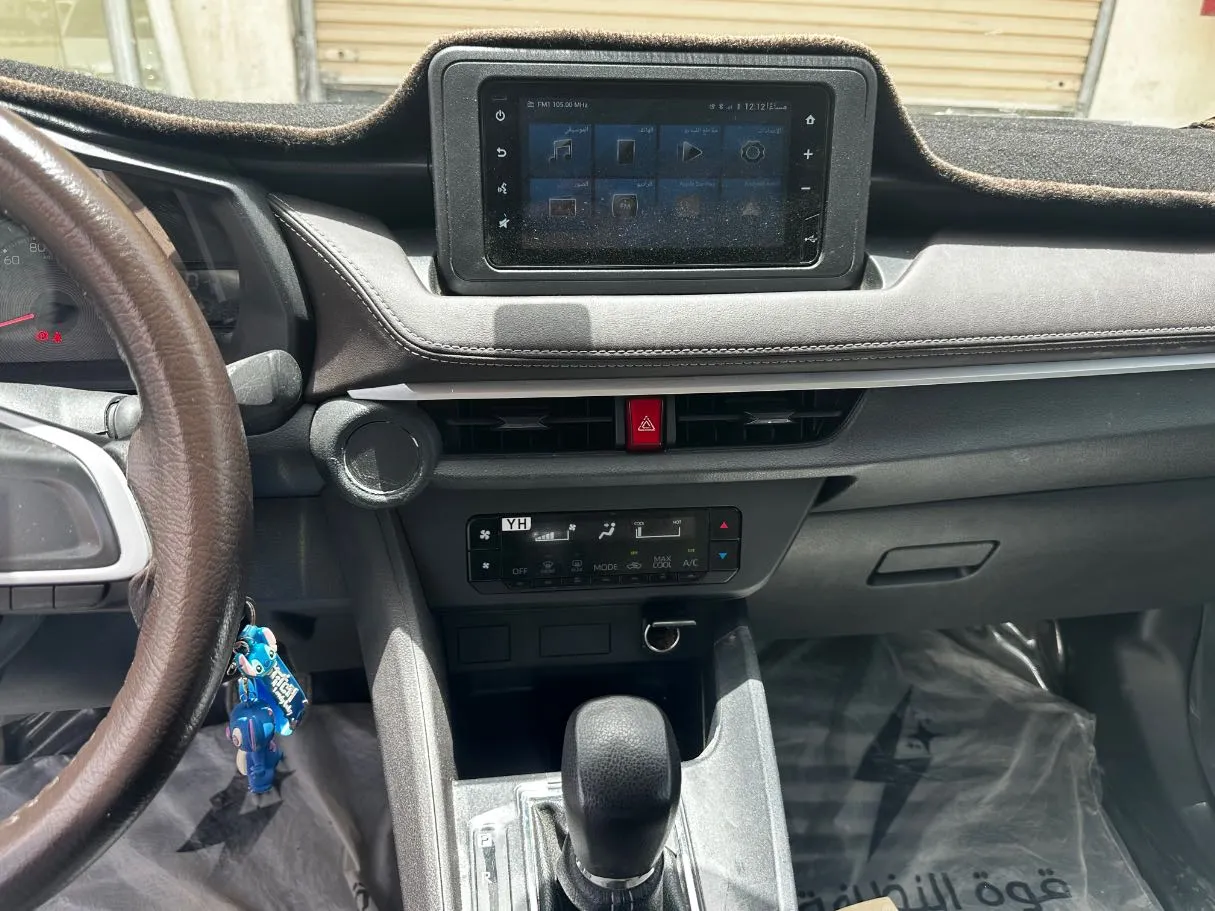 Car image 17