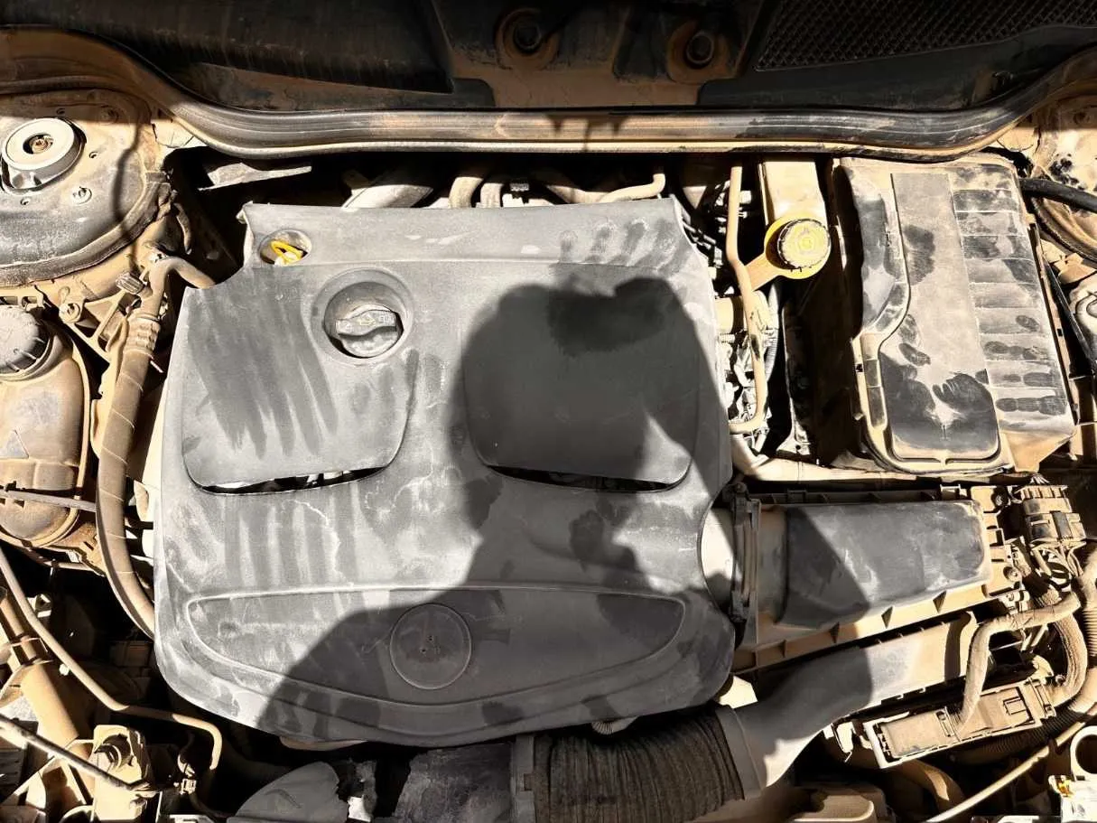 Car image 27