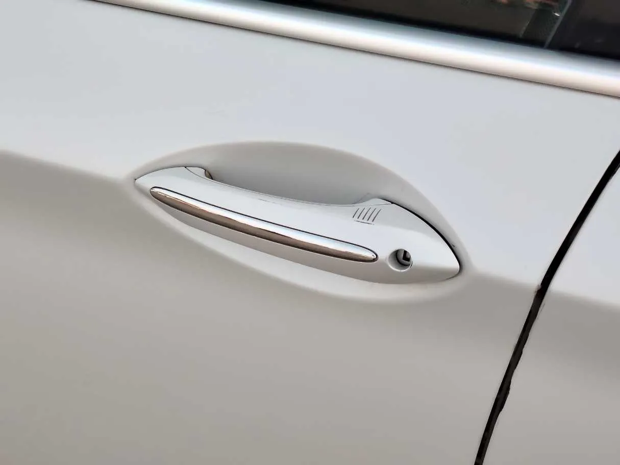 Car image 36