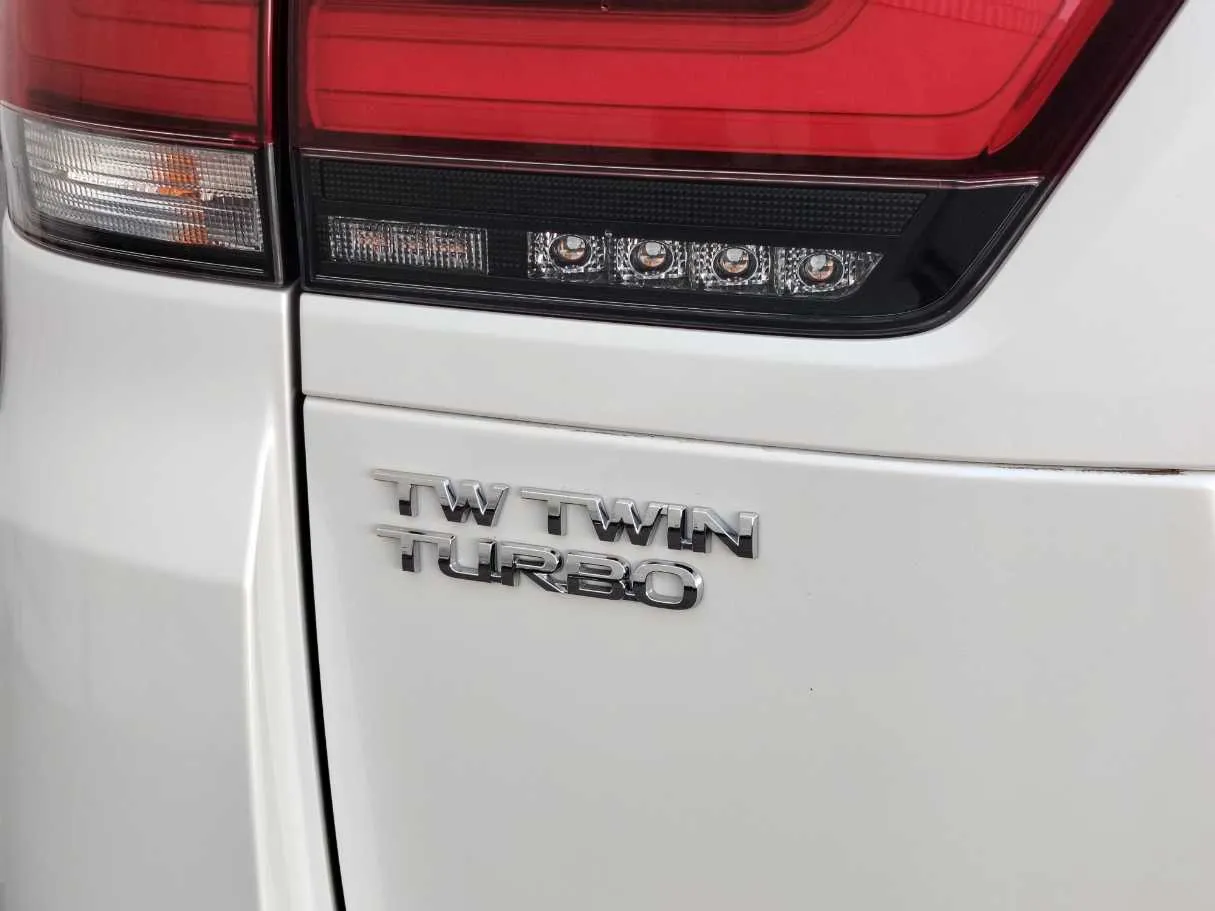 Car image 40