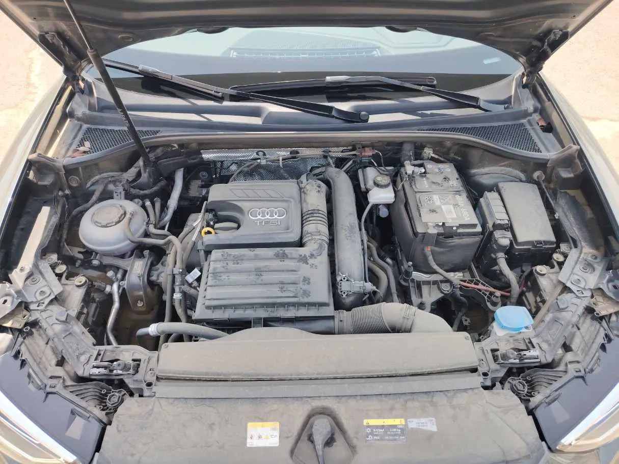 Car image 37
