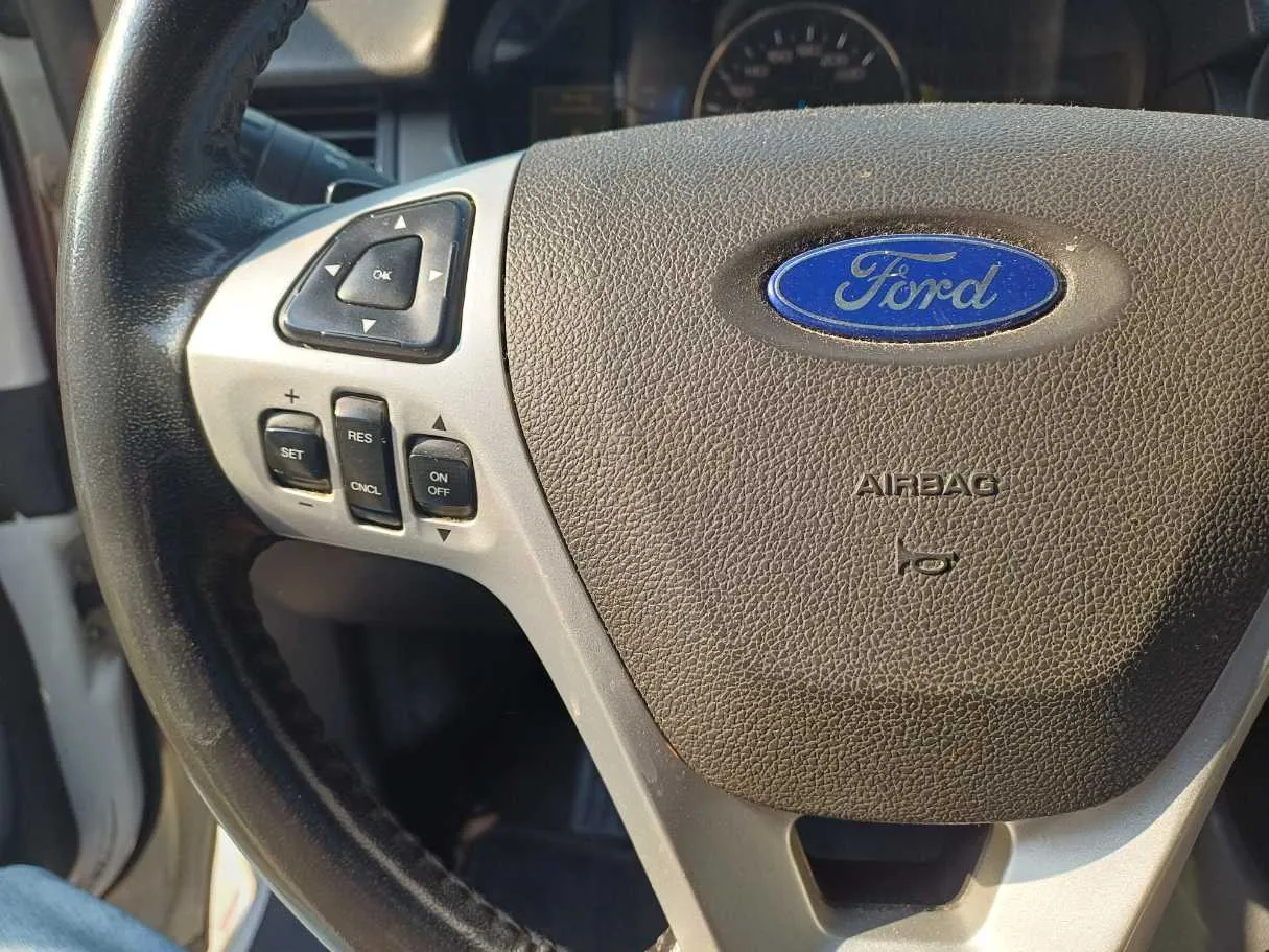 Car image 20