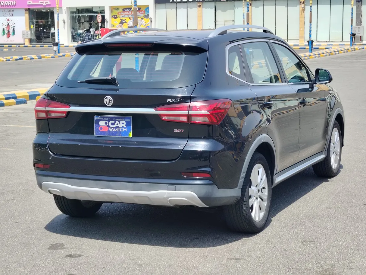 Car image 5