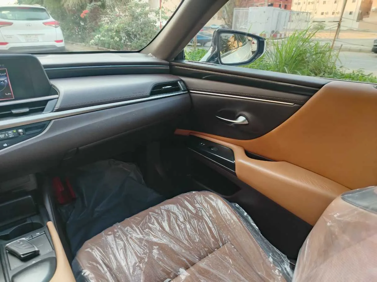 Car image 37