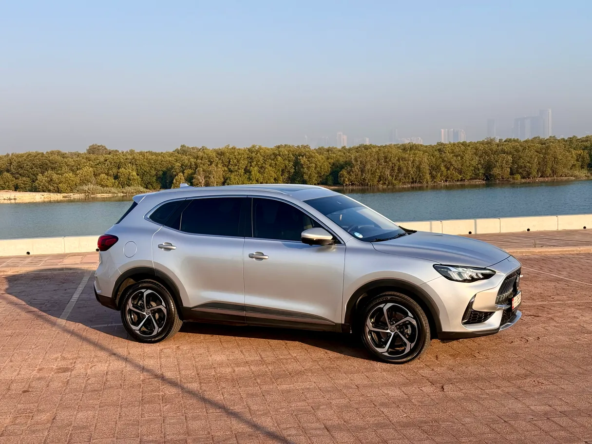 Car image 11