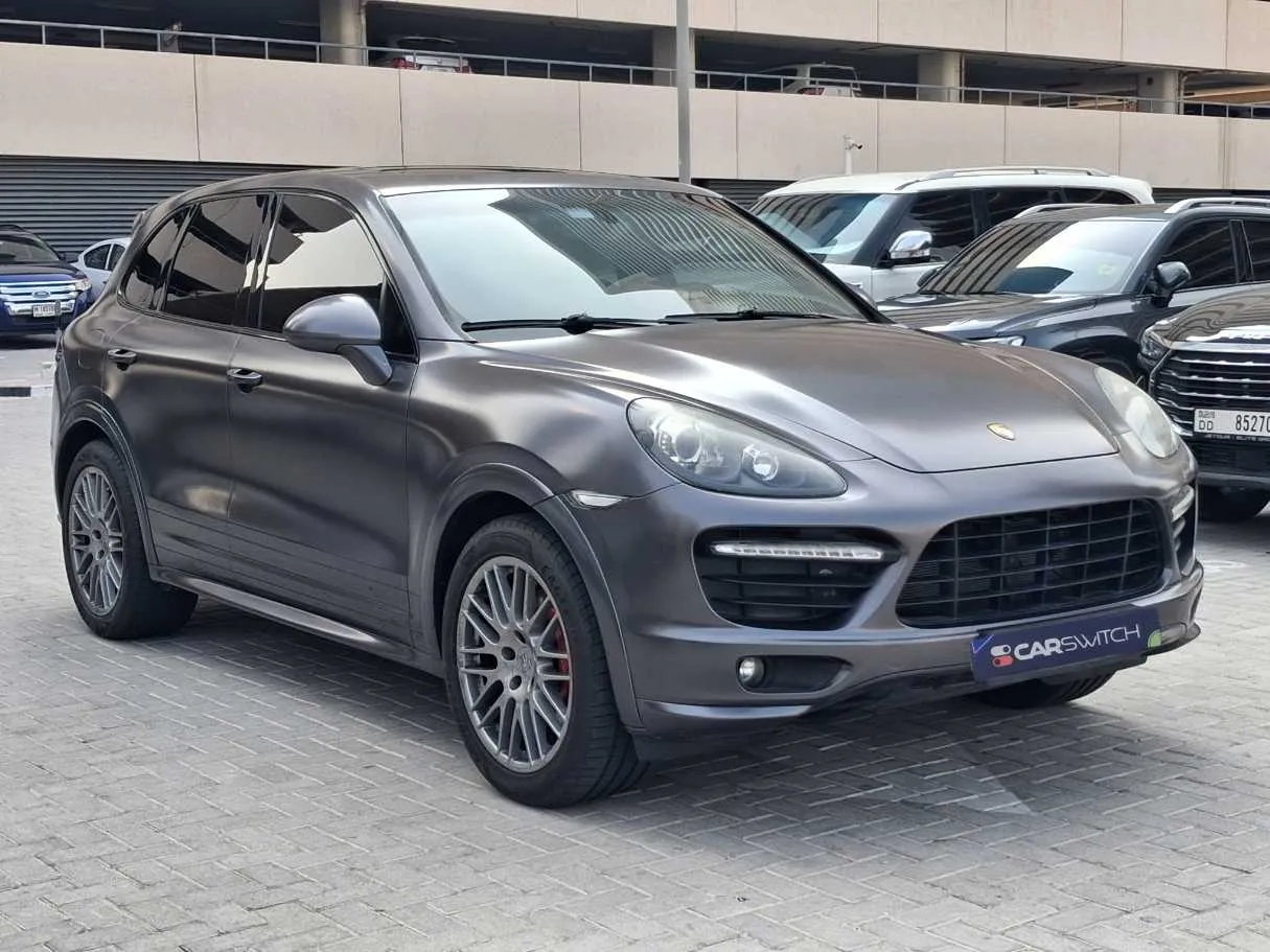 Car image 4
