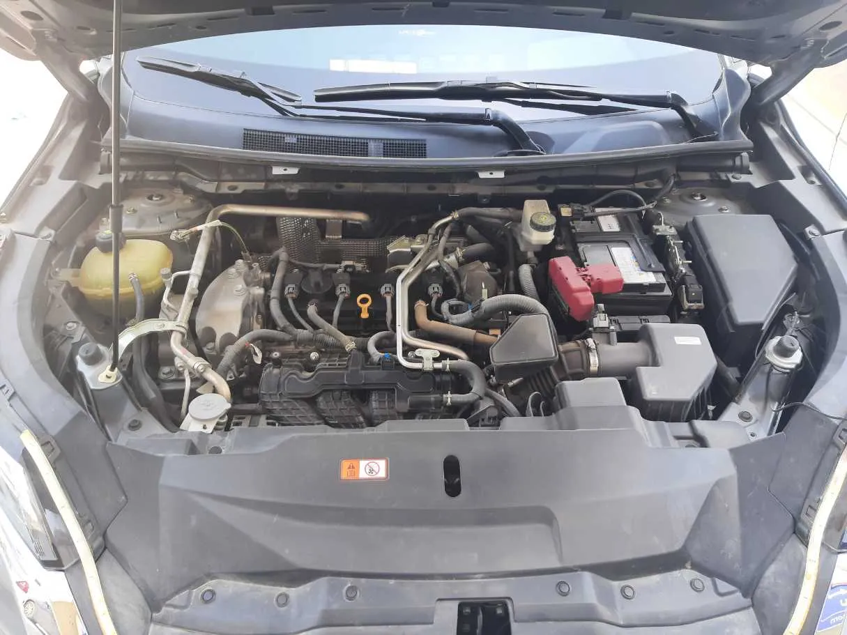 Car image 19