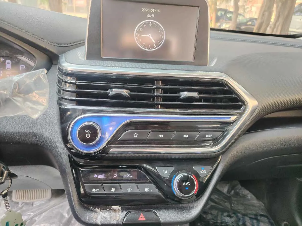 Car image 23