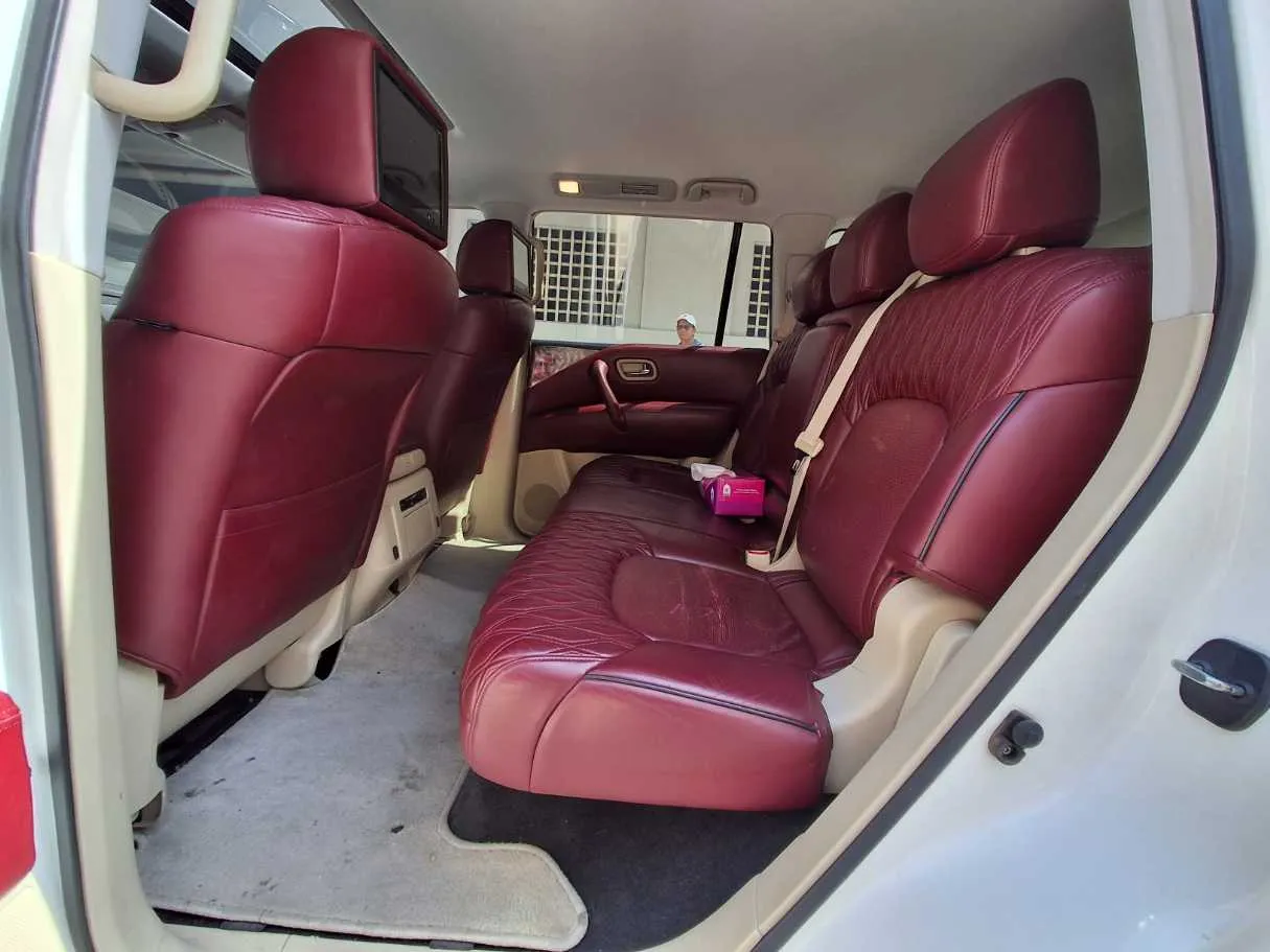 Car image 19