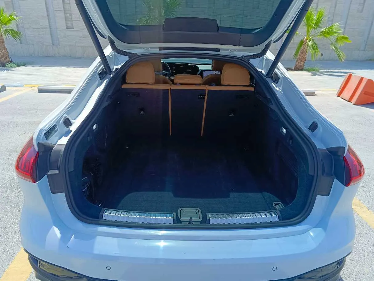Car image 40