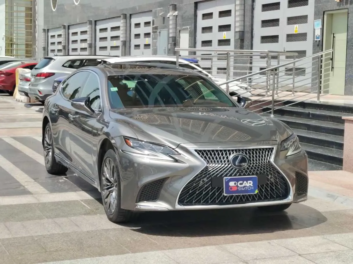 Car image 3