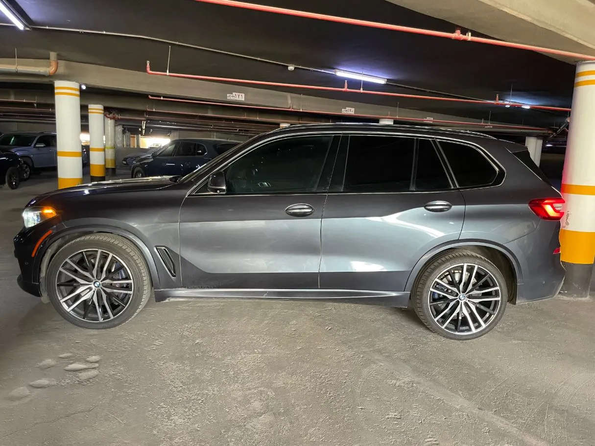 Car image 8