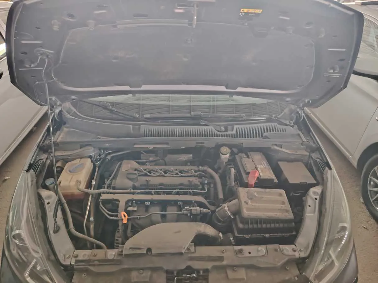 Car image 29
