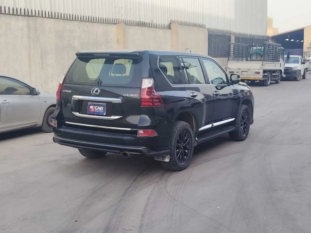 Car image 5