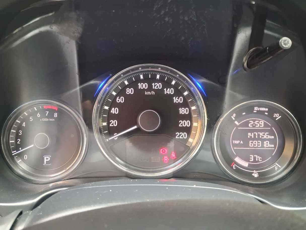 Car image 7