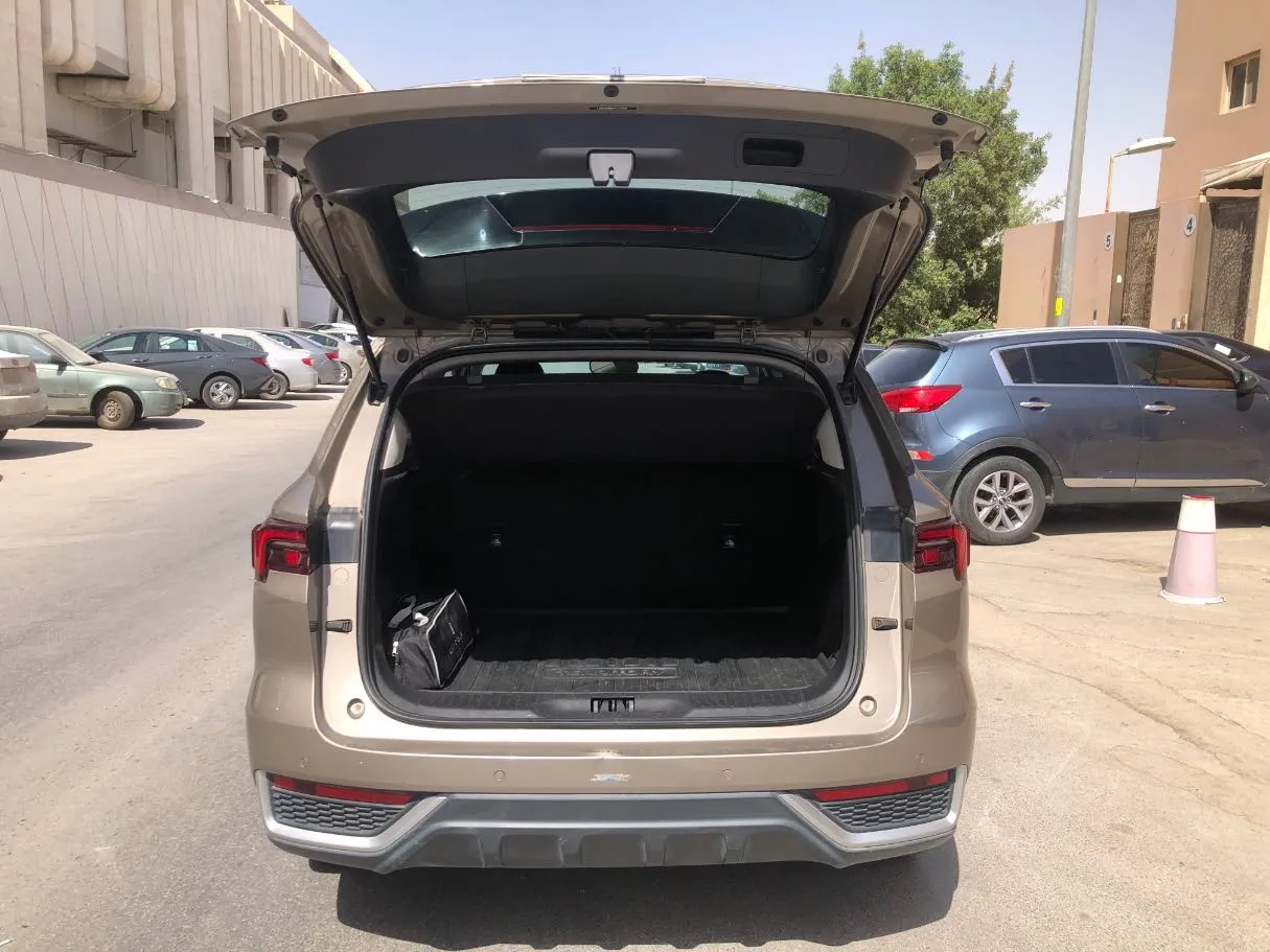 Car image 21