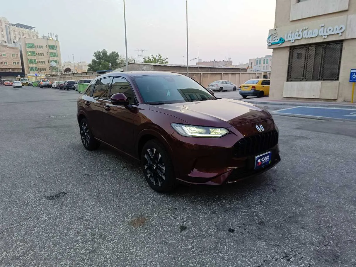 Car image 3