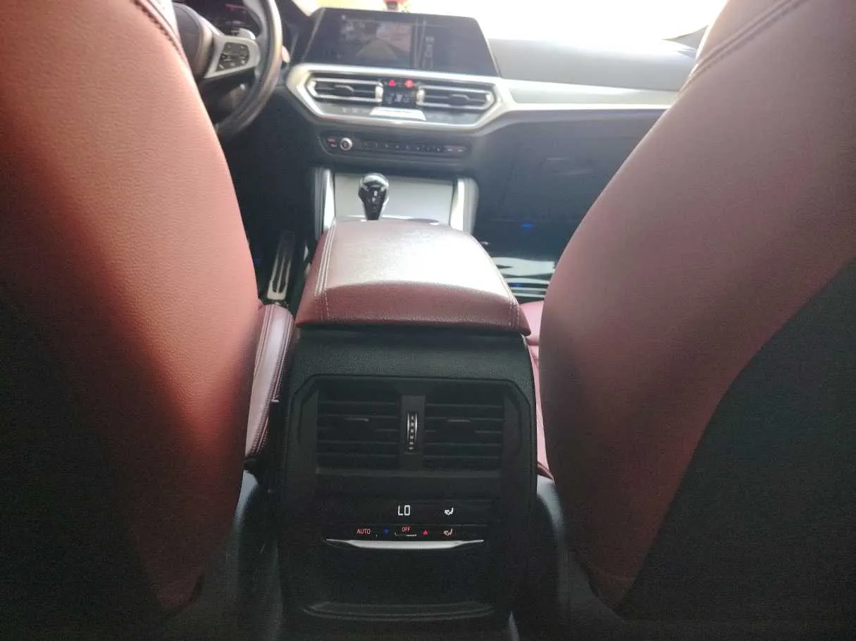 Car image 28
