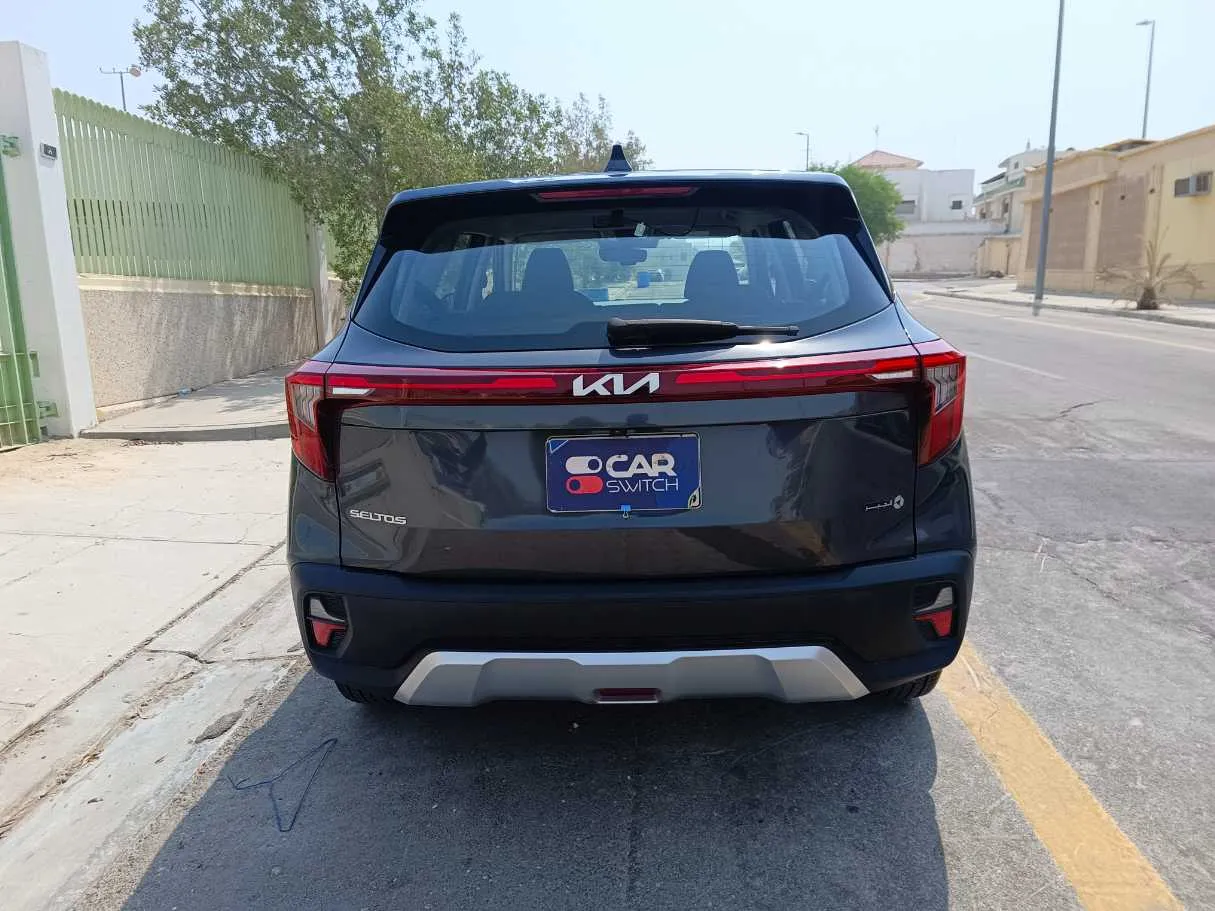 Car image 6