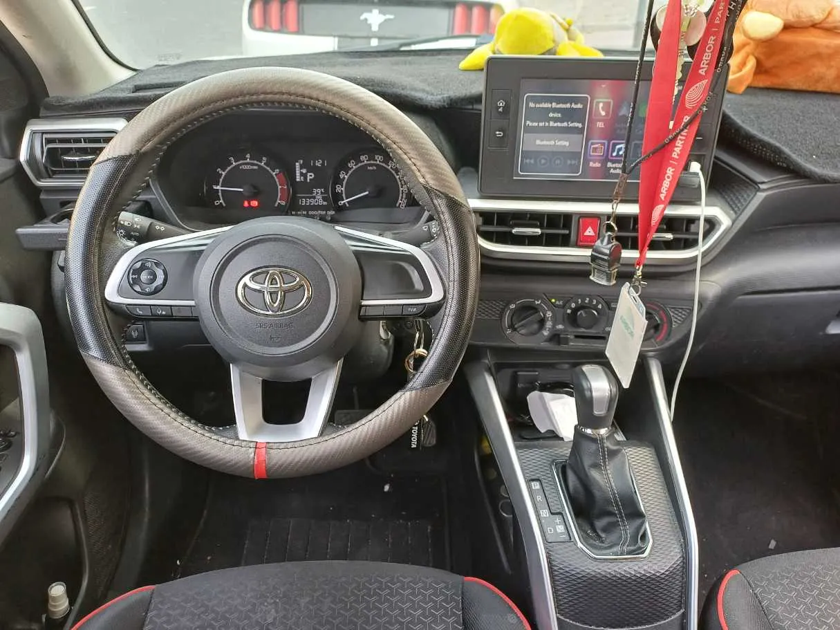 Car image 16