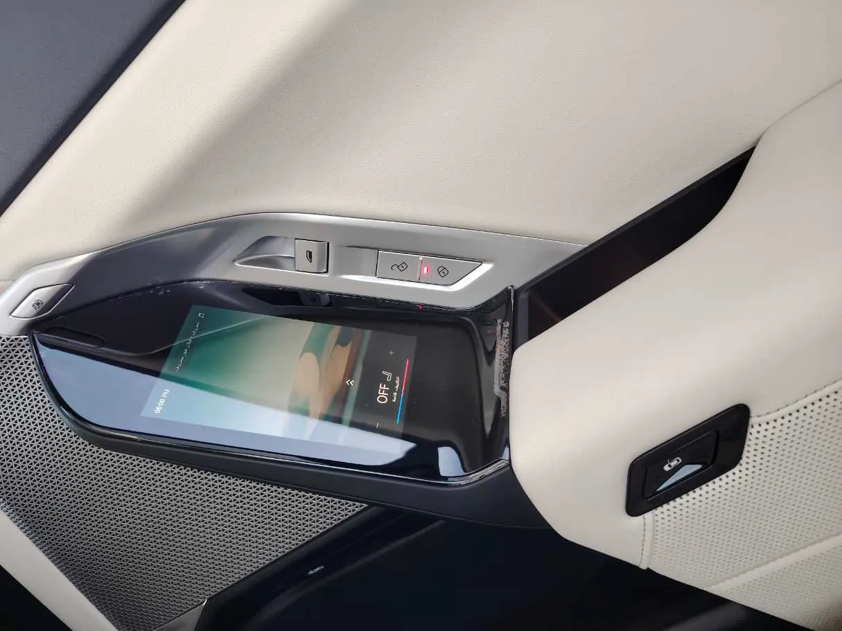 Car image 38