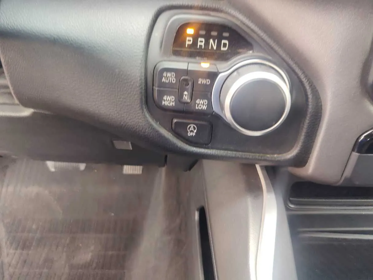 Car image 28