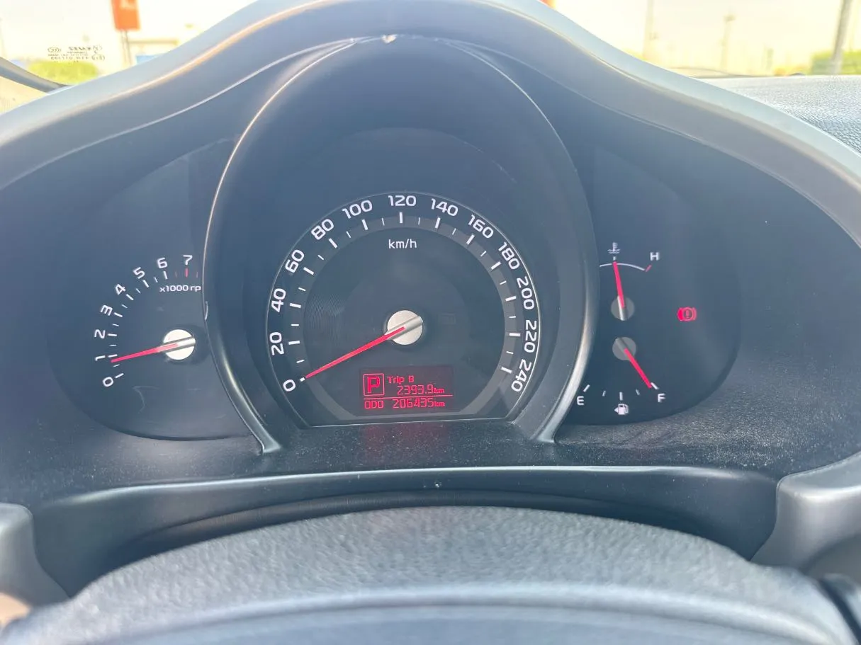 Car image 18