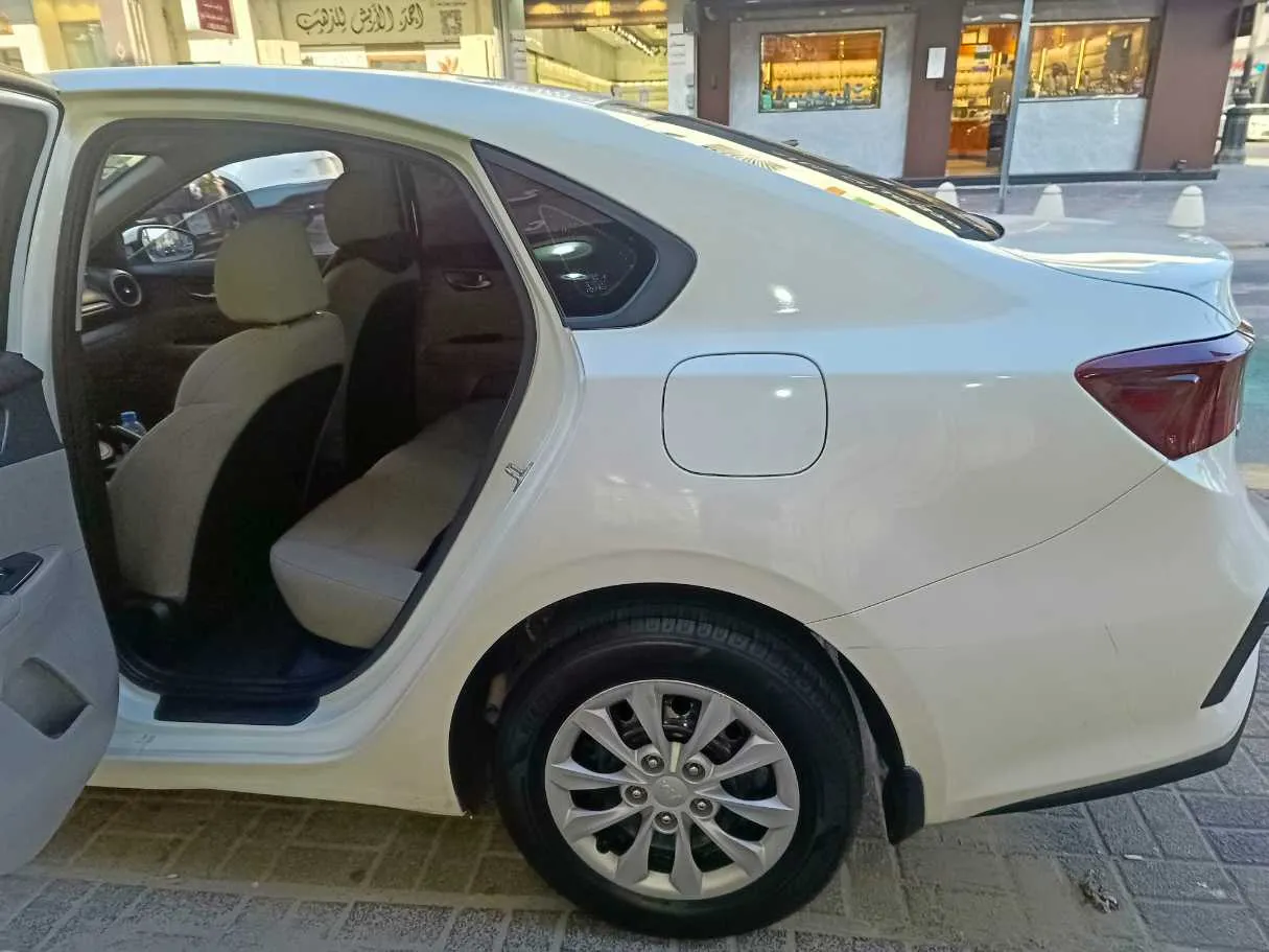 Car image 15