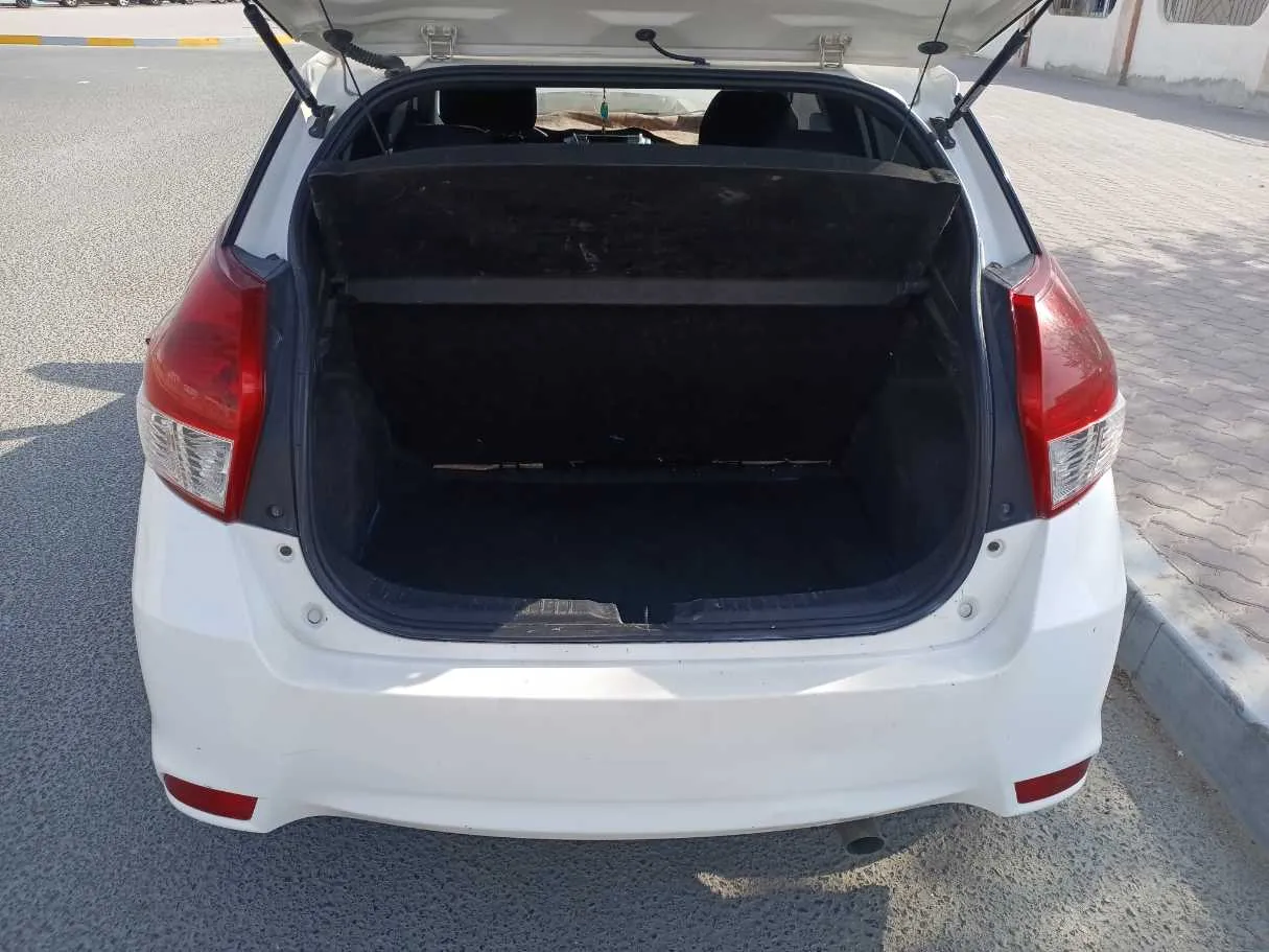 Car image 19