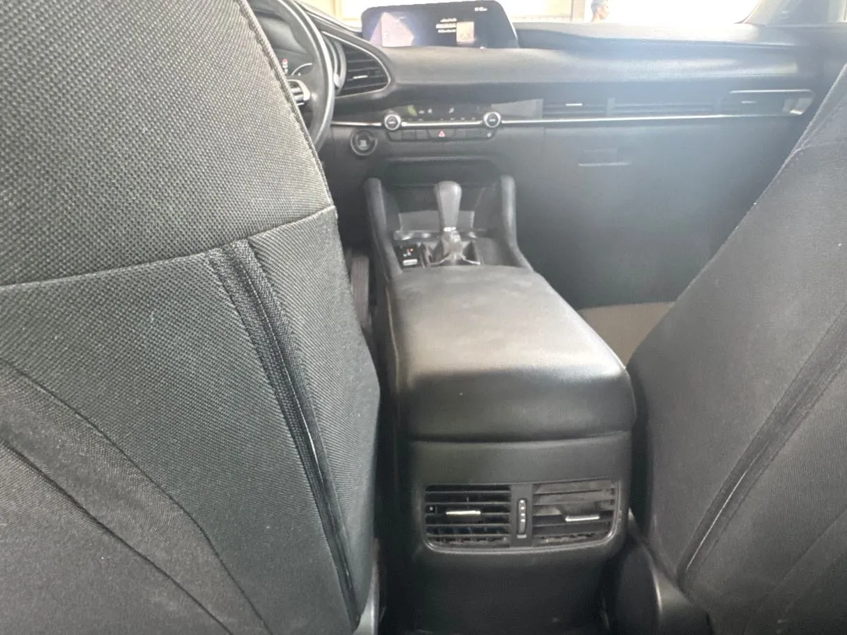 Car image 17