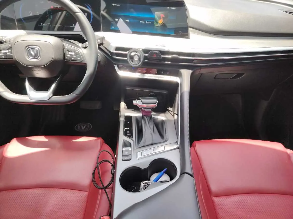 Car image 24