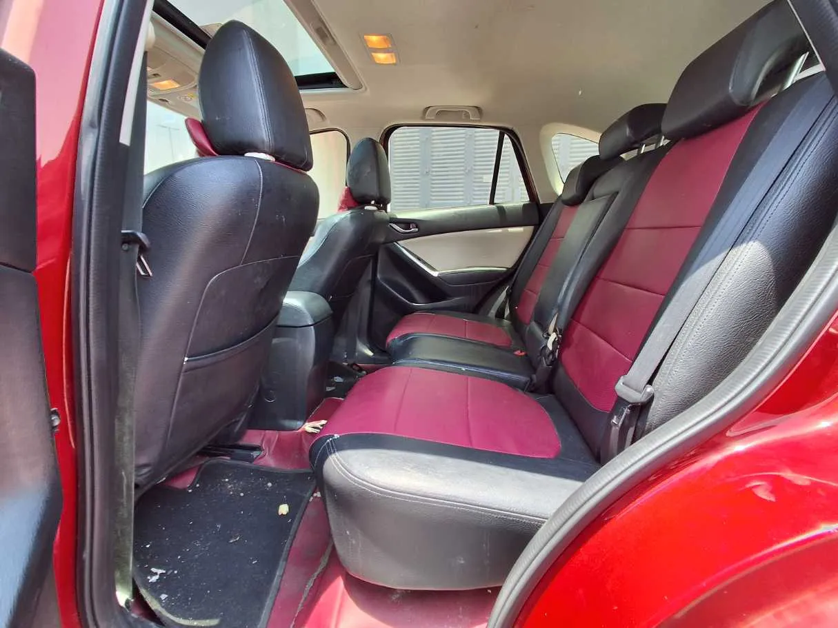 Car image 13