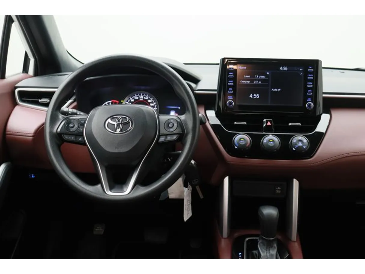 Car image 15