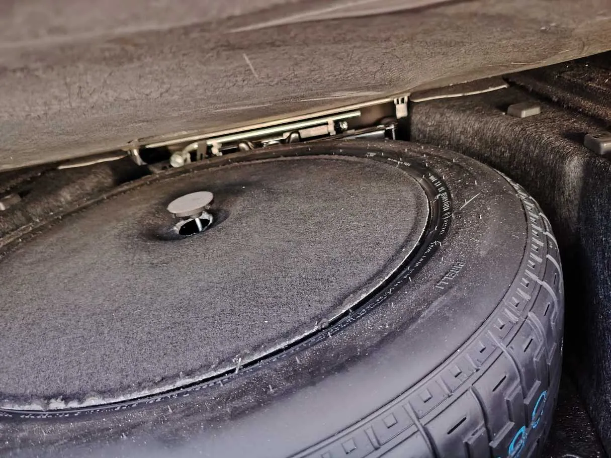 Car image 38