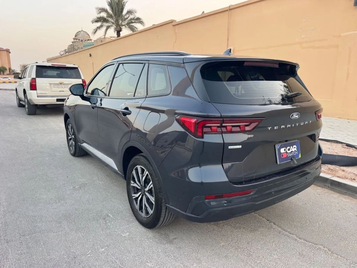 Car image 7