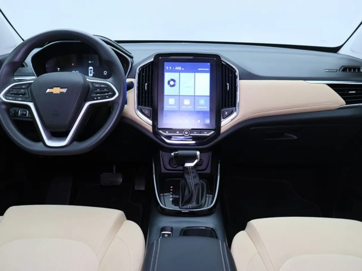 Car image 14