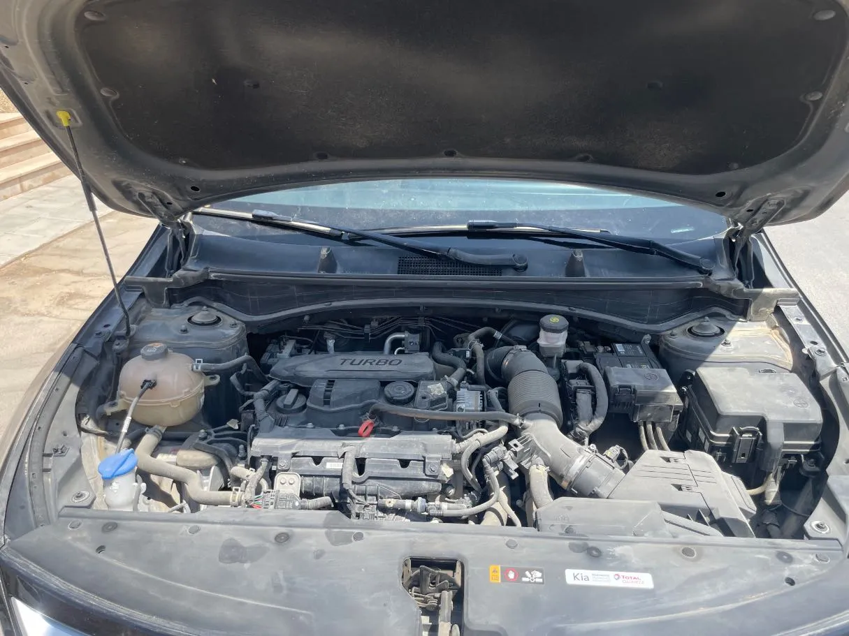 Car image 25