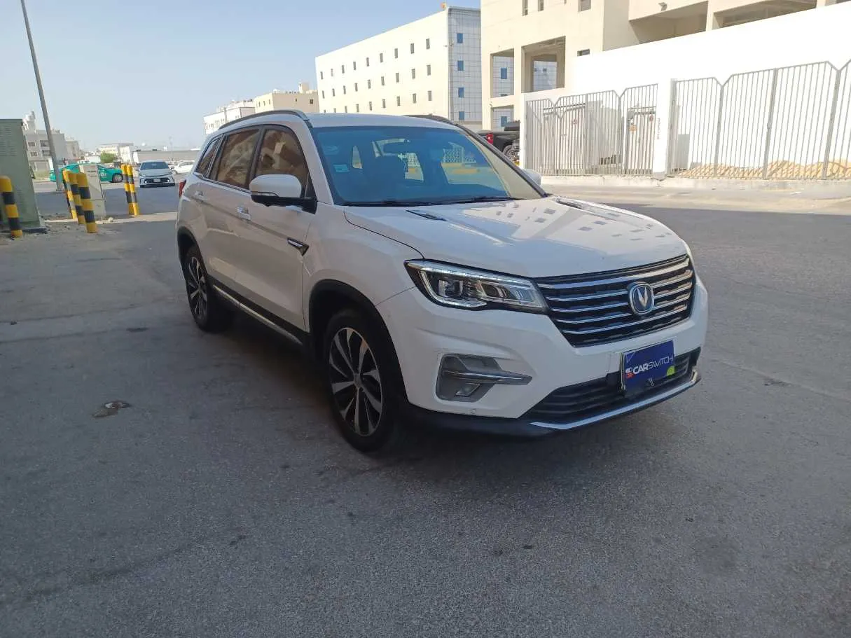 Car image 3